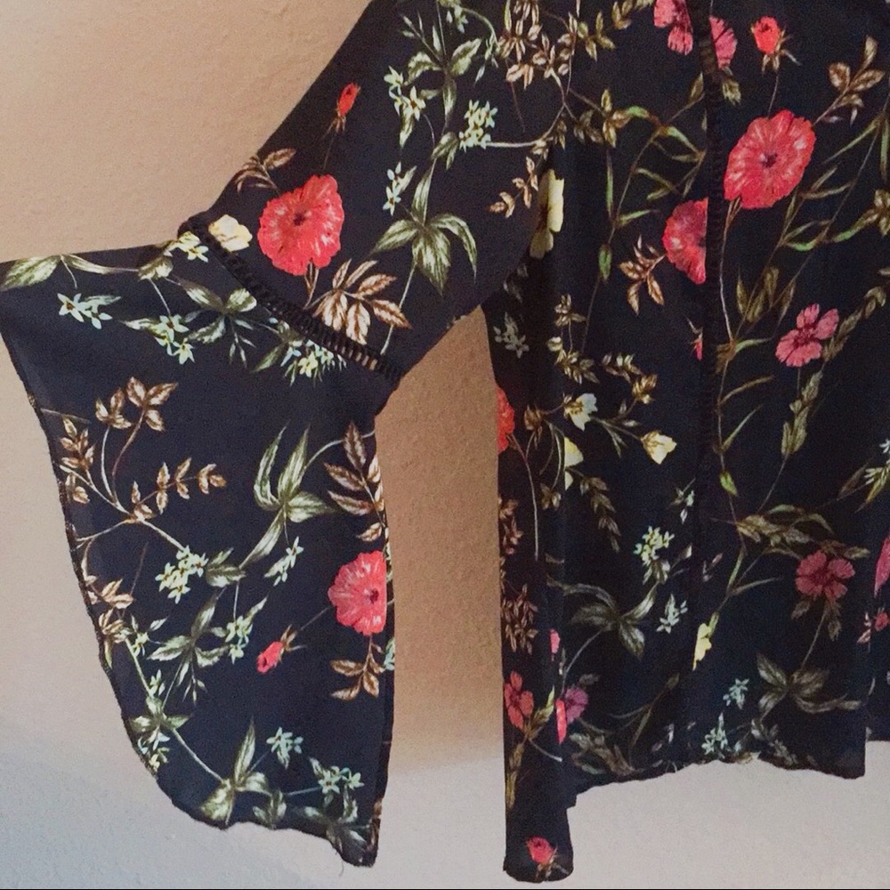 FlowyBelle & Sky Navy  Floral Blouse
